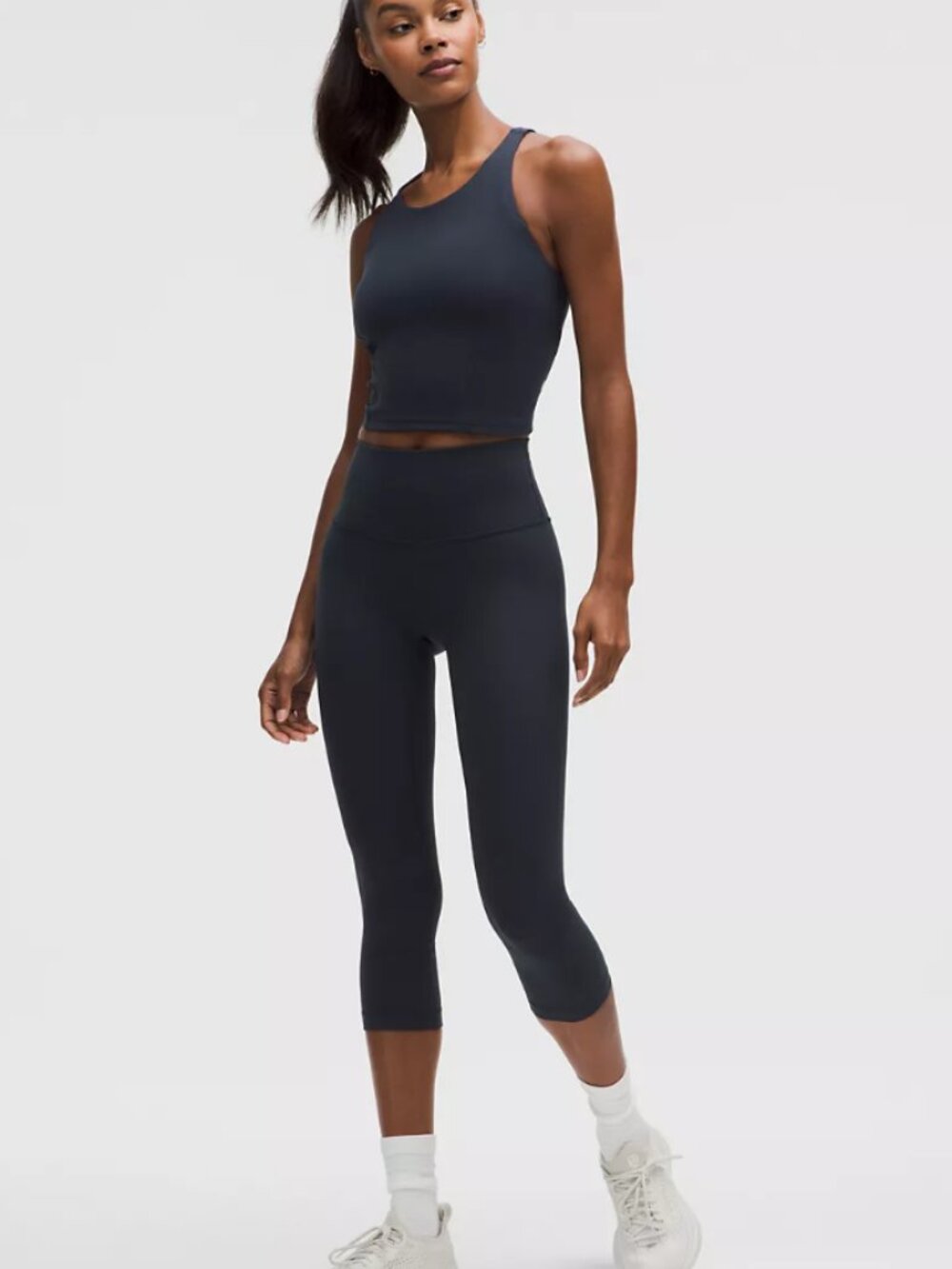 Lululemon capri leggings Size 6 MSRP $98